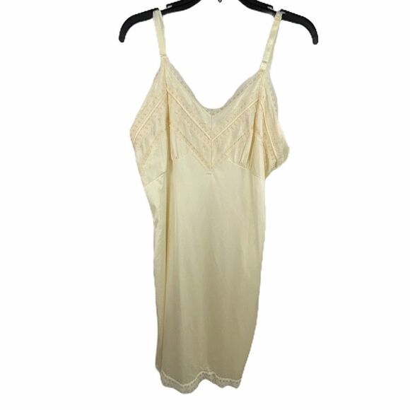 Vintage Vincent ivory nylon and lace slip size 42 - Picture 1 of 7